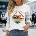 Nine Month Cruisehipunset Withharks In Ocean 長袖tシャツ 長袖Tシャツ 彼女への贈り物