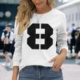 タイポグラフィ 太字 ステンシル 8番 数字 8 長袖Tシャツ 彼女への贈り物