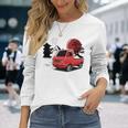 レトロな赤いミニトラックと日本の夕日。 長袖tシャツ 長袖Tシャツ 彼女への贈り物