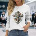 十字架 スピリチュアル キリスト 花 イエス 信仰 十字架 十字架 長袖tシャツ 長袖Tシャツ 彼女への贈り物