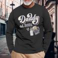 Daddy Est 2025 初めての父の日 新しいパパ 若い父親 長袖Tシャツ 高齢者への贈り物