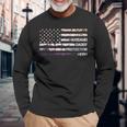 Husband Daddy Protector Hero American Flag Cool Dad 長袖Tシャツ 高齢者への贈り物