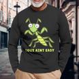 Love Ain't Easy カマキリ ユーモア 昆虫 恋人 ジョーク 長袖Tシャツ 高齢者への贈り物
