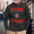 Nesara Gesara、赤い文字。 長袖Tシャツ 高齢者への贈り物
