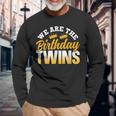 Somos Los Gemelos Del Cumpleaños Celebre Bonito Gemelos Camiseta de manga larga Regalos para ancianos