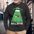 Ufo Cow Abduction Ufo Alien Abduction 長袖Tシャツ 高齢者への贈り物