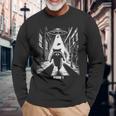 Ufoから逃げるアライグマ、Sfユーモア、エイリアンに追われる 長袖Tシャツ 高齢者への贈り物