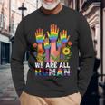 We Are All Human レインボー Lgbt Lgbtq トランスジェンダー ハンドフラワー 長袖Tシャツ 高齢者への贈り物