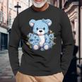 かわいいテディベアと花と一緒に I テディベア 長袖Tシャツ 高齢者への贈り物