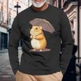 かわいいハムスターと傘のコスチューム。 長袖Tシャツ 高齢者への贈り物