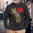 なにかをみつけたねこ、うずら 猫 かわいい キジトラ猫 Cat 長袖Tシャツ 高齢者への贈り物