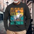 アニメラーメンとゲームが大好きな少年 カワイイゲーマー 長袖Tシャツ 高齢者への贈り物
