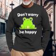 カエルのモチーフ面白いカエルのことわざは私にキスします Frog Motif Frogs Worry Hoppy 長袖Tシャツ 高齢者への贈り物