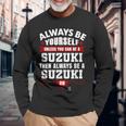 カート・スズキ Always Be Yourself Gameday 長袖Tシャツ 高齢者への贈り物