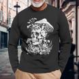 キノコや花があしらわれた骸骨の幻覚的なイラスト 長袖Tシャツ 高齢者への贈り物