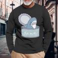 サメの缶詰め 長袖Tシャツ 高齢者への贈り物