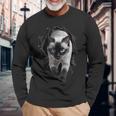 シャム猫が破れた布を突き破り、猫好きに最適です。 長袖Tシャツ 高齢者への贈り物