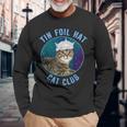 ティンホイルハットキャットクラブ陰謀論おかしい 長袖Tシャツ 高齢者への贈り物