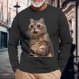 ビックリ猫 驚く猫 猫ミーム びっくり おどろく かわいい 面白い 人気 猫 イラスト 長袖Tシャツ 高齢者への贈り物