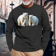 ホッキョクグマ。動物好き、シロクマの家族 長袖Tシャツ 高齢者への贈り物