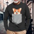 ポケットから覗く可愛いコーギーのデザイン 長袖Tシャツ 高齢者への贈り物
