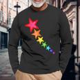 レインボーカラーの星。 長袖Tシャツ 高齢者への贈り物