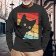 レトロな黒猫、ヴィンテージスタイルの黒猫。 長袖Tシャツ 高齢者への贈り物