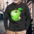 噛まれた青リンゴのイラスト 長袖Tシャツ 高齢者への贈り物
