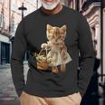 子猫、茶トラ、かわいい、おもしろい、癒し、花かご、ワンピース、可愛い、花束 長袖Tシャツ 高齢者への贈り物
