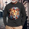 雄大なライオンヘッド 赤、黄、青の芸術的なたてがみ 長袖Tシャツ 高齢者への贈り物