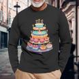 鮮やかな多層バースデーケーキ 長袖Tシャツ 高齢者への贈り物