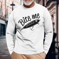 Bite Me 面白いフィッシャーマンフィッシングルアー 長袖Tシャツ 高齢者への贈り物