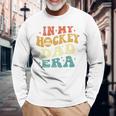 In My Hockey Dad Era ファニーホッケーお父さん ヴィンテージ 父の日 長袖tシャツ 長袖Tシャツ 高齢者への贈り物