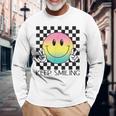 Keepmiling キュート 面白い ハッピー 平和 笑顔 ポジティブ 長袖Tシャツ 高齢者への贈り物