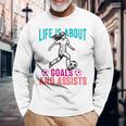 Life's About Goals And Assists サッカー 面白いサッカー選手 長袖Tシャツ 高齢者への贈り物