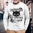 Undiagnosed Butomething Ain't Right 長袖Tシャツ 高齢者への贈り物