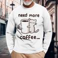 もっとコーヒーが必要だよ、可愛い猫ちゃん 長袖Tシャツ 高齢者への贈り物