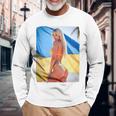 セクシーガールグラフィックtシャツ 「モダンピンナップガール&ウクライナ国旗2」 長袖tシャツ 長袖Tシャツ 高齢者への贈り物