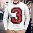 数字 3 ヴィンテージブラック&レッド 長袖Tシャツ 高齢者への贈り物