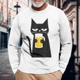 面白い黒猫はビールが大好きおもしろいビール好き 長袖Tシャツ 高齢者への贈り物