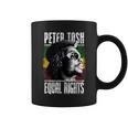 キム・ゴットレイブ・ウォーカーによるピーター・トッシュの平等な権利写真 コーヒーマグ
