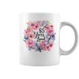 85年間愛されている 85歳の誕生日 花のリースと蝶 コーヒーマグ