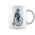 ビンテージのペニーファージング自転車に乗る粋なカエルのサイクリスト コーヒーマグ