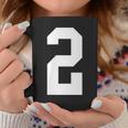 2番の大学スポーツスタイル。ホワイト。 コーヒーマグ 面白い贈り物