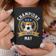 Champion Are Born In May フットボール サッカーボール 誕生日プレゼント 長袖tシャツ コーヒーマグ 面白い贈り物
