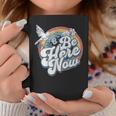 Be Here Now レトロ ヴィンテージ スピリチュアル マインドフルネス コーヒーマグ 面白い贈り物