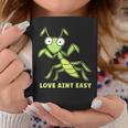 Love Ain't Easy カマキリ ユーモア 昆虫 恋人 ジョーク コーヒーマグ 面白い贈り物