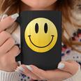 イエロー スマイル ハッピー ピース スマイル フェイス かわいい ユーモア すごい コーヒーマグ 面白い贈り物
