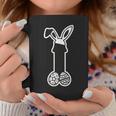イースターエッグ付きの面白いイースターペニスウサギの耳。 コーヒーマグ 面白い贈り物