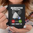バドミントンが呼んでいる、私は行かなければならないラケットバドミントン選手badminton コーヒーマグ 面白い贈り物